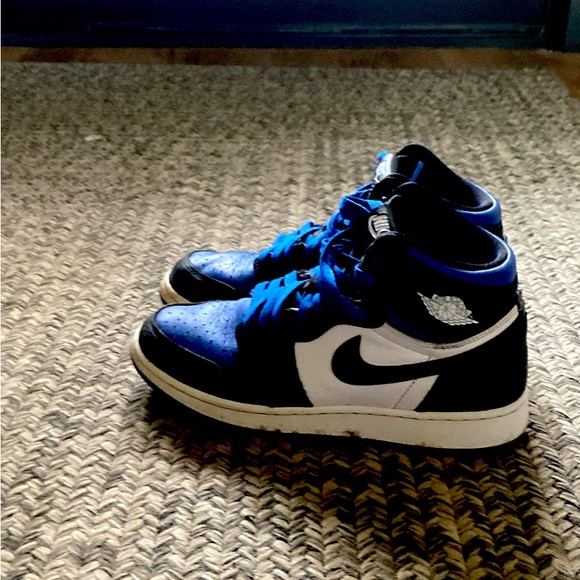 Jordan 1s blue and black - Picture 3 of 3
